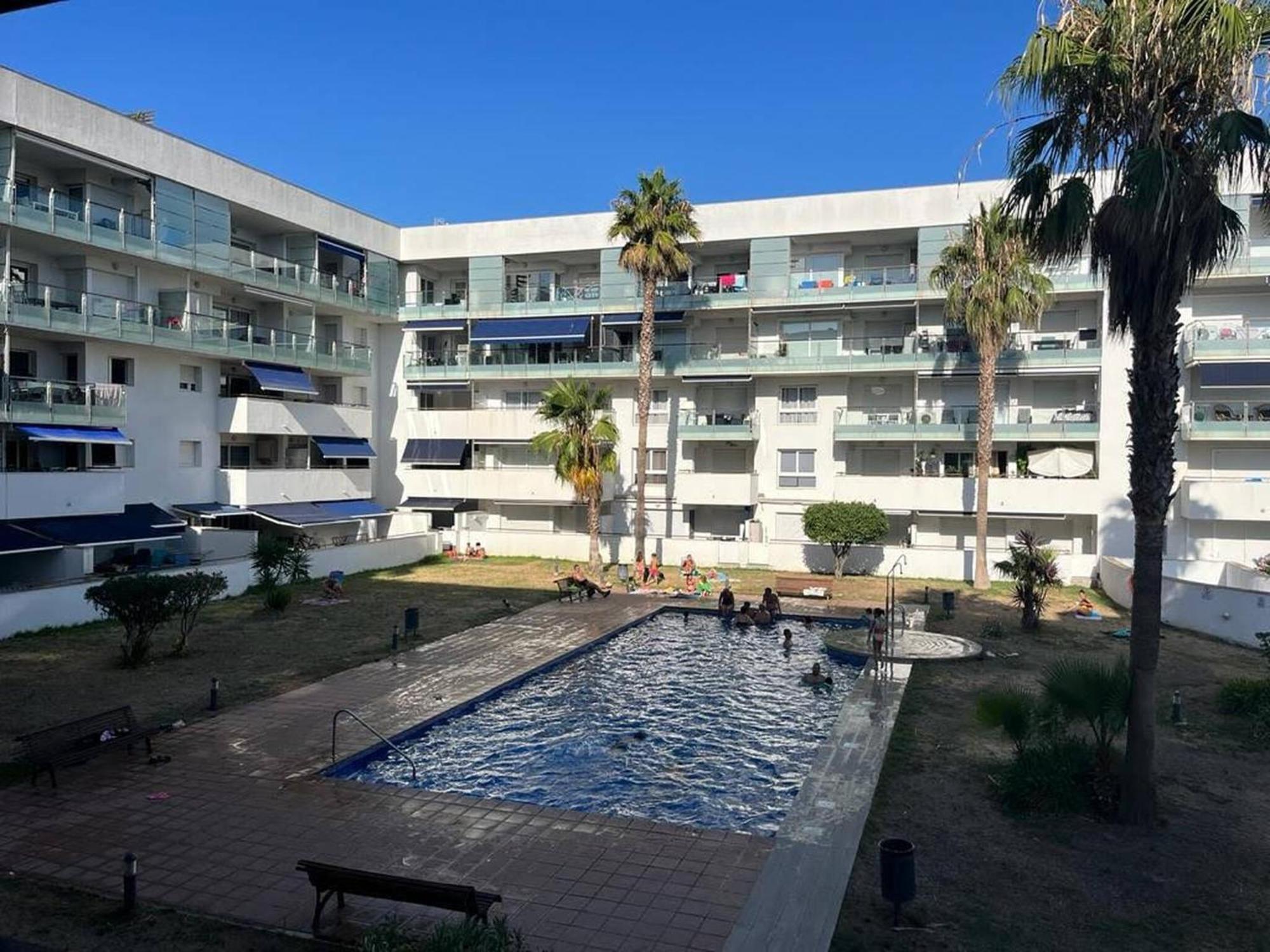 Bonito Apartamento Con Parking Y Piscina En Roses Av-53 Exterior foto