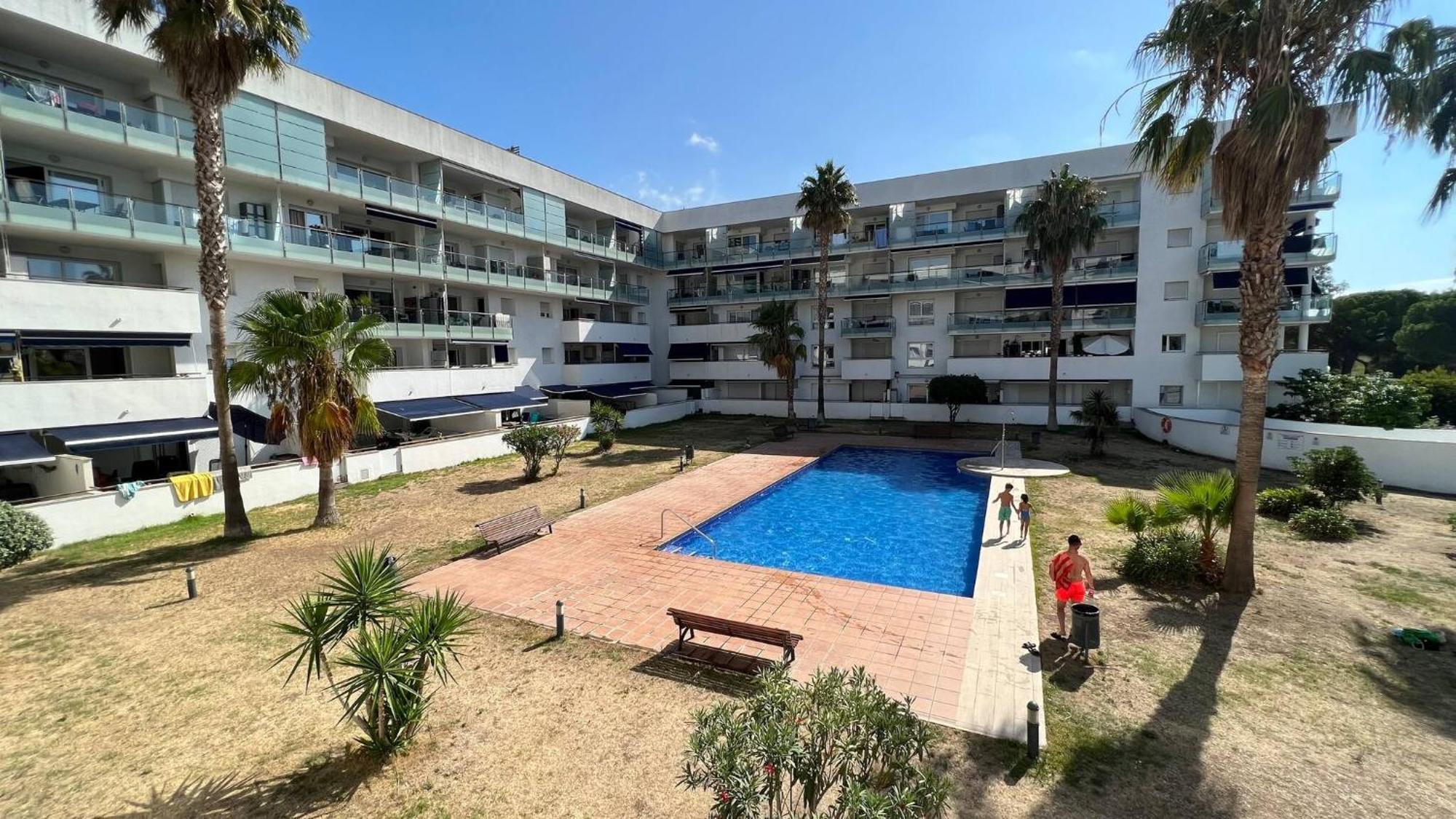 Bonito Apartamento Con Parking Y Piscina En Roses Av-53 Exterior foto